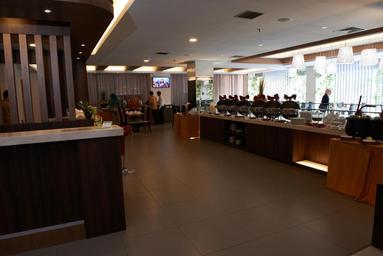 Winstar Hotel Пеканбару Екстер'єр фото